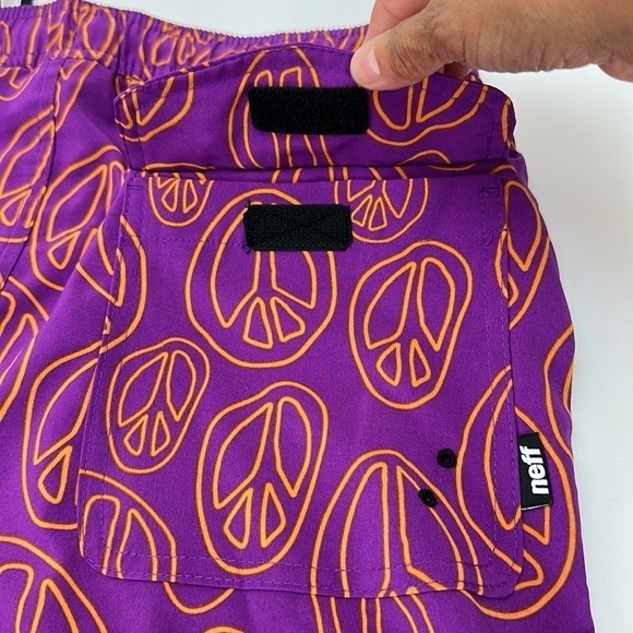 Neff Mens Swim Shorts Board Shorts Peace Sign Graphic Size Large ☮️ Trun… - Picture 4 of 13